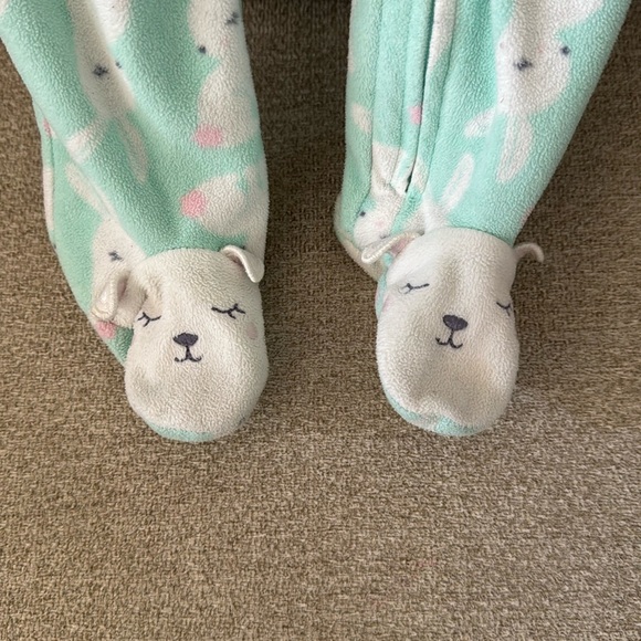 Bunny/Easter Fleece Footed Pajamas - 6-9 months - Picture 2 of 3